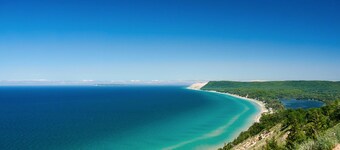 Beachfront | 10mi to TC | Pontoon Rental l Sauna
