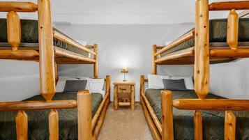 2 bedrooms, iron/ironing board, travel crib, free WiFi