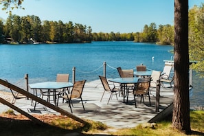 Outdoor dining - Fishing-Spider Lake-Sauna-Balcony-Family Friendly (Traverse City)