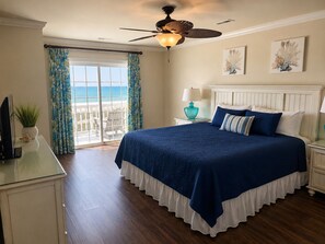 8 bedrooms, WiFi, wheelchair access