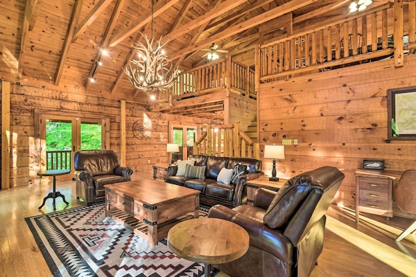 Lewisburg Vacation Rental | 5BR | 4BA | Stairs Required | 4,168 Sq Ft