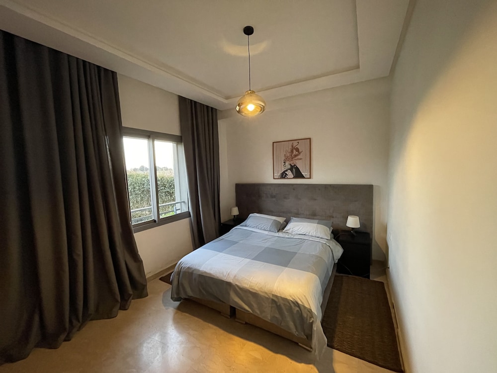 Room, Best unit near airport