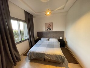 2 bedrooms, WiFi, bed sheets - Best unit near airport (Nouaceur)