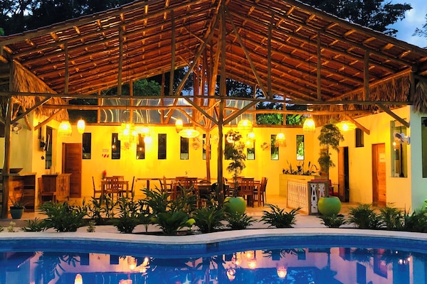Quadruple Room | Pemandangan balkoni