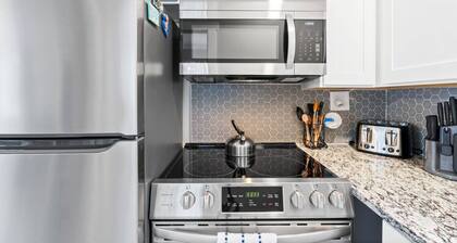 Cottage Walking Distance to the Beach W/ E-Bikes
