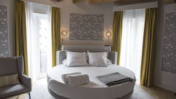Junior Quadruple Room | Premium bedding, desk, laptop workspace, blackout drapes