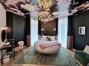 Premium bedding, individually decorated, individually furnished, desk - Hotel Sol Boutique (Santander)