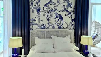 أغطية فراش متميزة وبديكورات فريدة لكل غرفة وطراز فريد لكل وحدة ومكتب