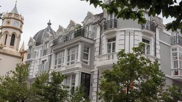 الإطلالة من المنشأة