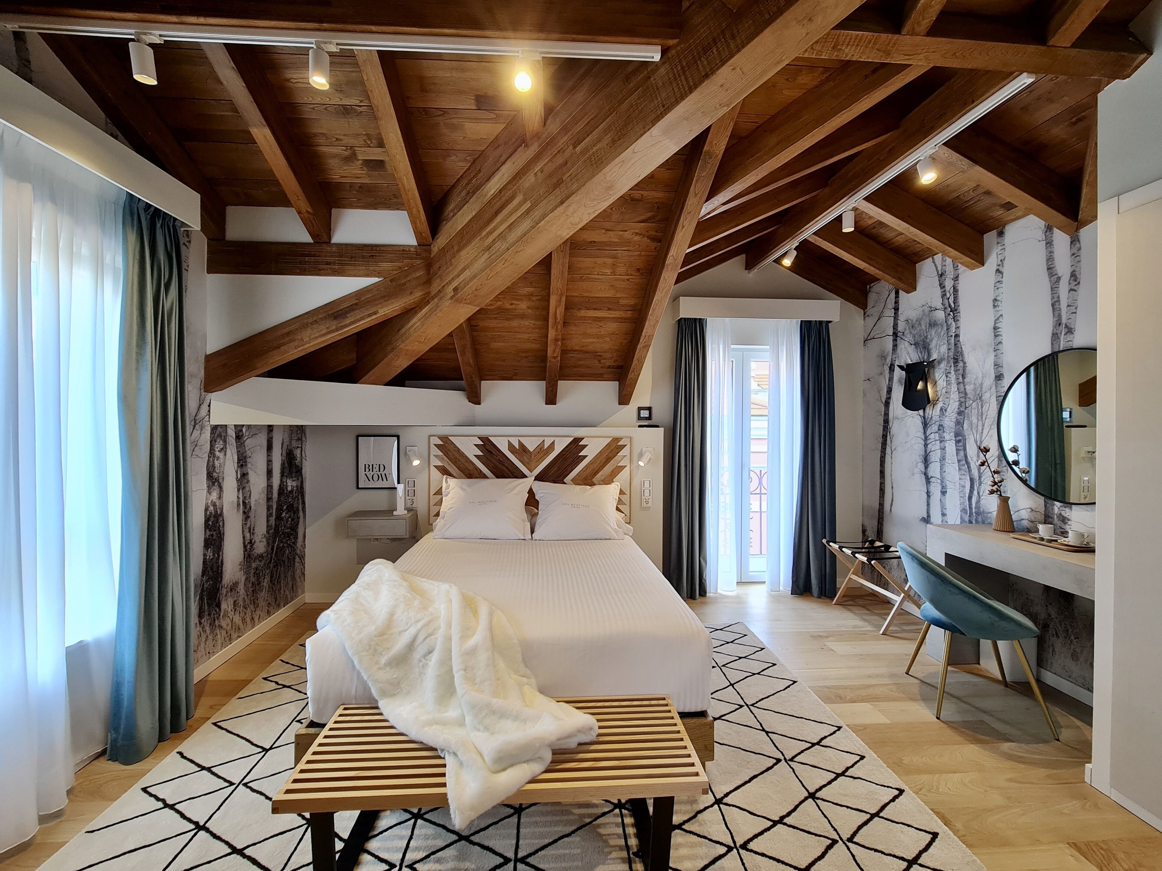 deluxe double room | premium bedding, individually decorated, individually furnished, desk