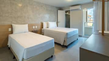 Minibar, escritorio, wifi gratis y ropa de cama