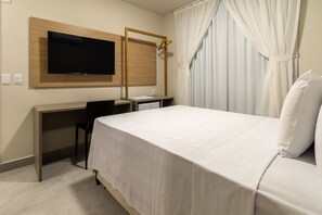 Minibar, desk, free WiFi, bed sheets - Liiv Natal Ponta Negra Mar (Natal)