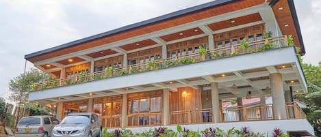Mặt tiền nơi lưu trú