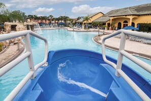 Piscine extérieure