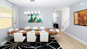 House, Multiple Beds, Pool Access, Pool View (Casa de Kissimmee) | Dining