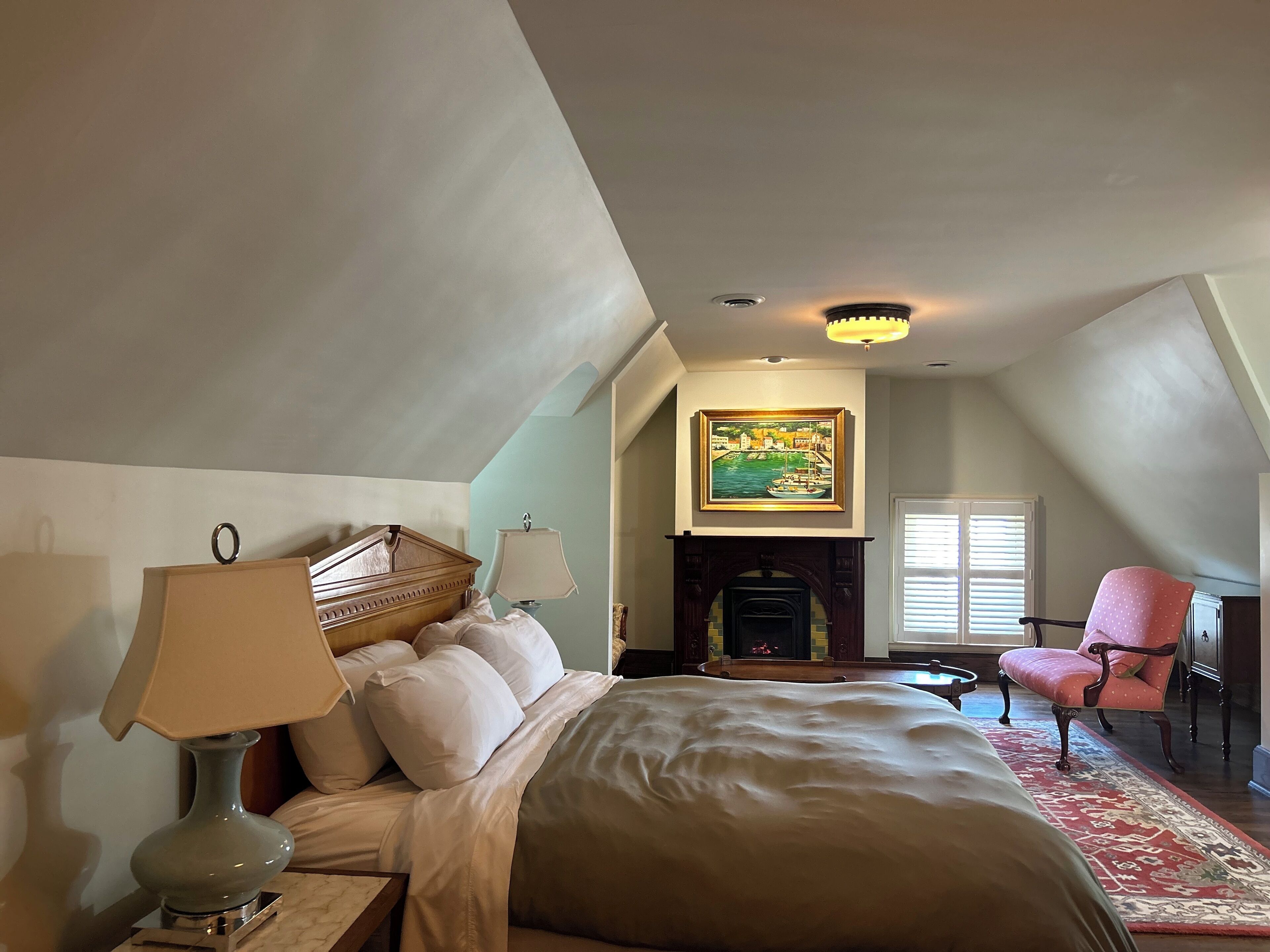 小型客房 | 高档床上用品、记忆海绵床垫、特色装修、特色家居