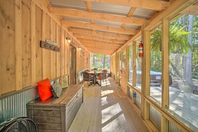 Stunning Cabin Getaway w/ Private Hot Tub!