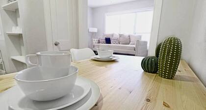 {Trendy City Flat} + Arboretum Tickets Included