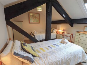Cottage | 3 bedrooms, individually decorated, individually furnished, free WiFi - Peak View (Keswick)