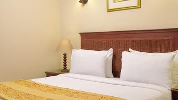 Setrika/meja setrika dan seprai linen