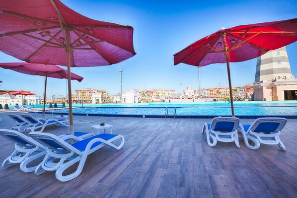 4 albercas al aire libre 