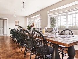 Refrigerador, lavavajillas, tetera/pava eléctrica, tostadora