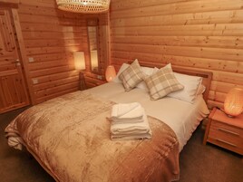 3 bedrooms, individually decorated, individually furnished, free WiFi