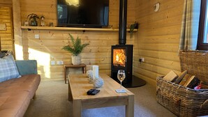 Småhus | Oppholdsområde | TV og peis