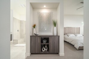 3 bedrooms, desk, free WiFi, bed sheets