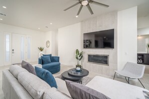 Smart TV, fireplace, stereo