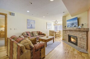 Smart TV, fireplace - Lodge at Mtn Village B257 | Ski-In/Out | Plaza View | Washer/Dryer | Pool | Hot Tub (Park City)
