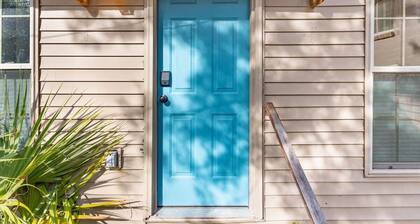 Oak House Charleston 3BR 2B in downtown. Enjoy peacefulness, history & comfort.