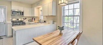 NEW! Cozy Memphis Abode ~ 5 Mi to Beale Street!
