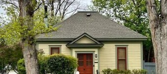 Charming historic 2-bedroom South Side Hamilton home, 5-minute walk to downtown