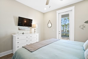 5 bedrooms, free WiFi, bed sheets