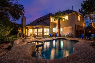 Luxury Retreat - Tranquil getaway with Pool, Hot Tub, Game Room, & 2 King Suites