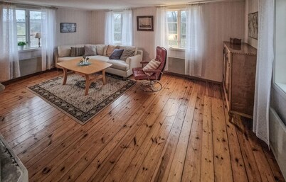 Beautiful home in Vena with WiFi