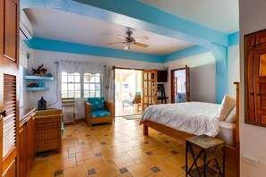 2 bedrooms, iron/ironing board, travel crib, free WiFi - Private 2BR Villa with Shared Pool-Beach Community (Placencia Village)