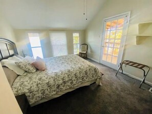 4 bedrooms, travel crib, free WiFi, bed sheets