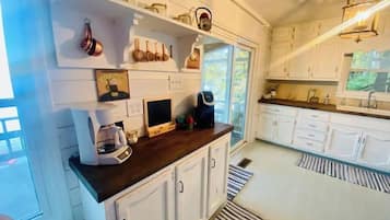 Refrigerador, microondas, parrilla de estufa y lavavajillas