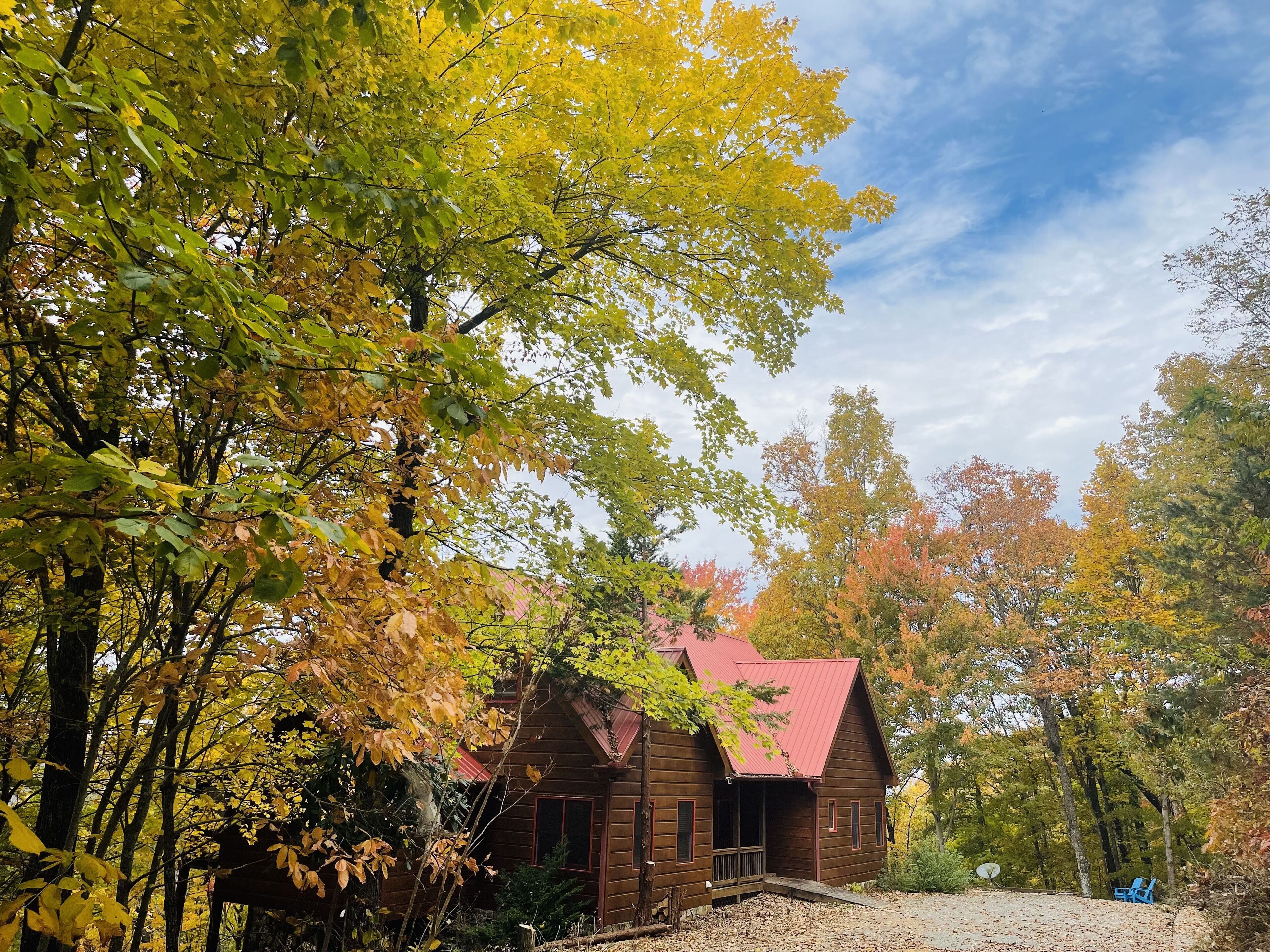 Large Family Cabin- MAGNIFICENT VIEW/Aska -Sleeps 14/ REDUCED spring RATES!
