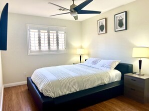 6 bedrooms, desk, iron/ironing board, free WiFi