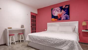 6 habitaciones, escritorio, tabla de planchar con plancha y wifi gratis