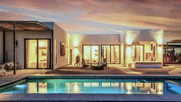 Outdoor pool, a heated pool