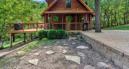 Cabin Sweet Cabin - Modern Log Cabin @ Beaver Lake W/Hot Tub