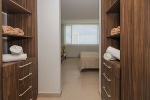 3 bedrooms, in-room safe, desk, iron/ironing board - New Ocean & Lagoon View Apartment next to Plaza Las Americas! (CANCUN)