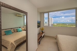 3 bedrooms, in-room safe, desk, iron/ironing board