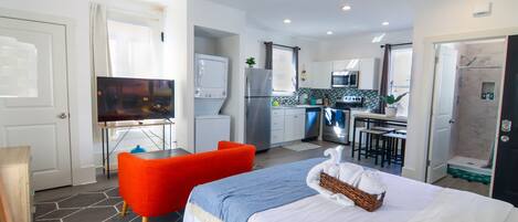 1 chambre, bureau, fer et planche à repasser, Wi-Fi gratuit