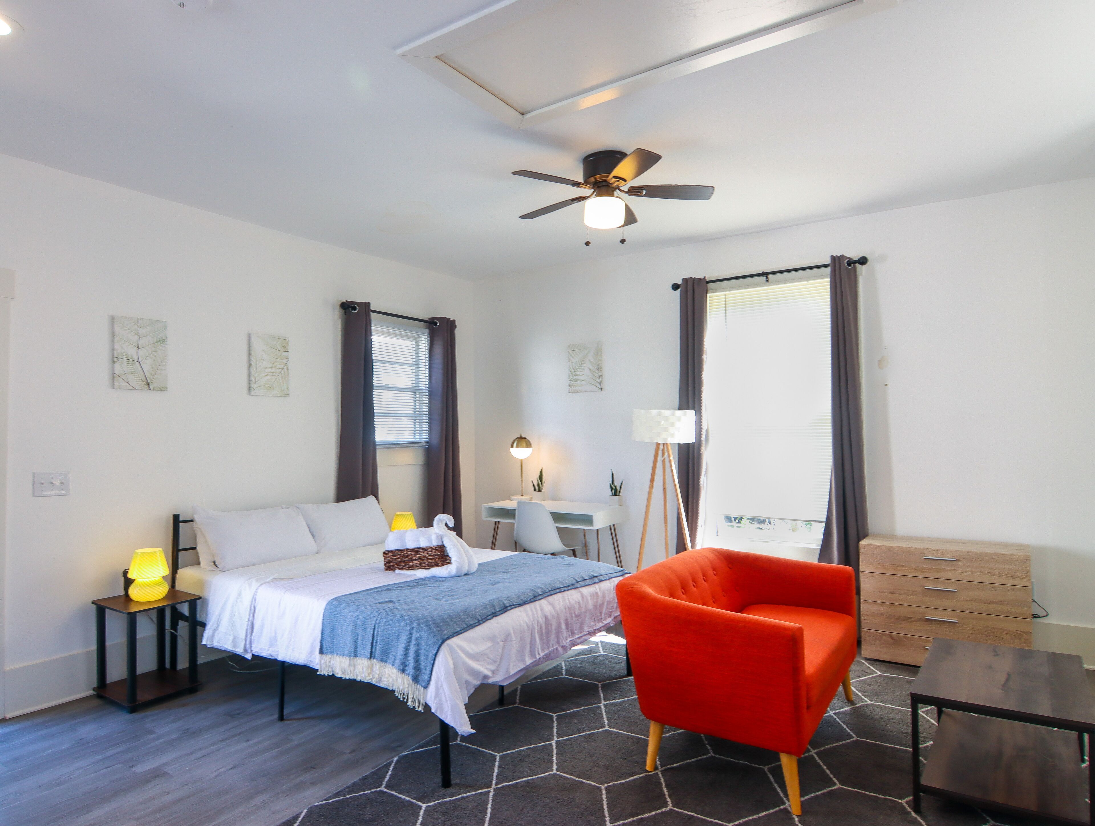 Modern Guest Home in Historic District Savannah