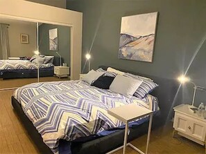 3 室のベッドルーム、デスク、アイロン / アイロン台、WiFi (無料)